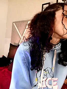 Queenjenn   online show from February 2025 10:21:01 AM