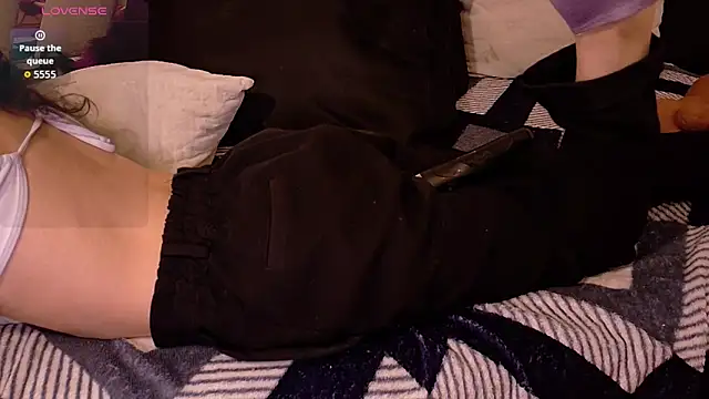 Snapshot of Queenjenn__ chatting on February 2026 06:58:02 AM Queenjenn online show from February 2026 06:58:02 AM