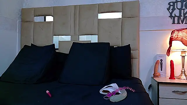 Queenjenn   online show from March 2026 08:09:01 PM