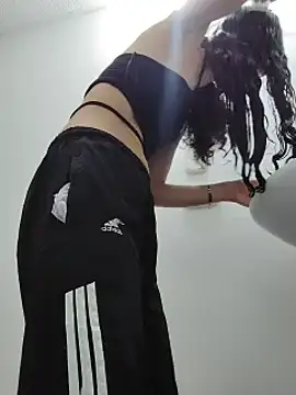 Queenjenn   online show from June 2026 07:02:02 PM