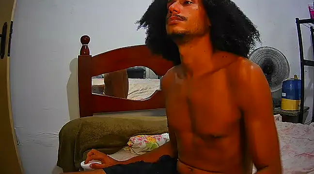 SkinnyLatinMan online show from February 2025 01:21:01 AM