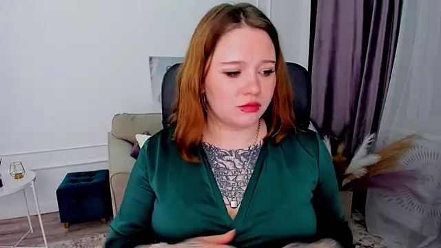 MoonLghte online show from January 2025 10:43:01 PM