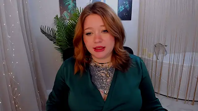 MoonLghte online show from January 2025 07:37:01 PM