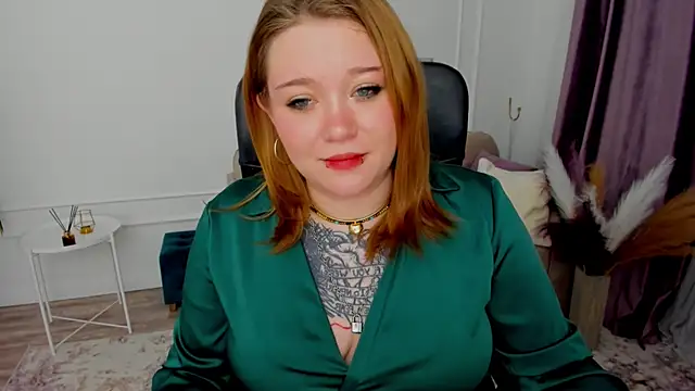 MoonLghte online show from February 2025 01:38:01 AM