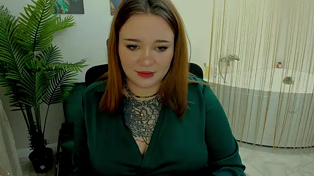 MoonLghte online show from February 2025 10:37:01 PM