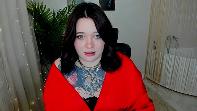 MoonLghte online show from February 2025 10:42:01 PM