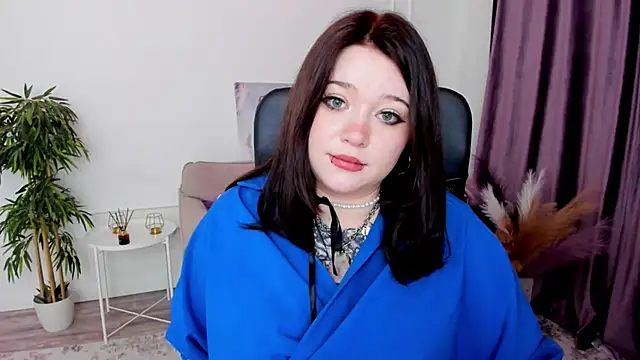 MoonLghte online show from March 2025 07:27:02 PM