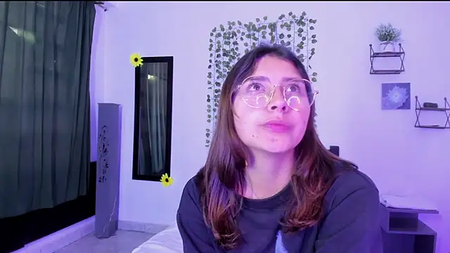 Noellesable online show from December 2024 11:28:01 AM