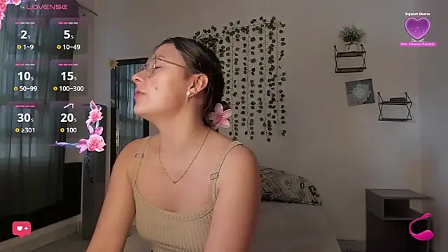 Noellesable online show from September 2025 05:24:02 PM