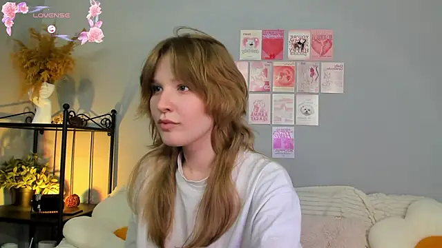 EvaStevs online show from March 2025 12:00:01 AM