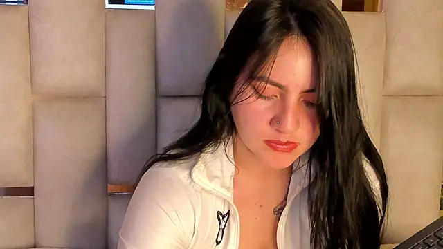 Snapshot of jenifer__power10 chatting on January 2025 04:06:01 PM jenifer power10 online show from January 2025 04:06:01 PM