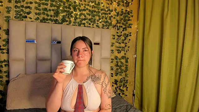 Snapshot of jenifer__power10 chatting on February 2025 12:44:02 PM jenifer power10 online show from February 2025 12:44:02 PM