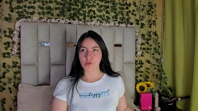 Snapshot of jenifer__power10 chatting on March 2025 02:32:02 PM jenifer power10 online show from March 2025 02:32:02 PM