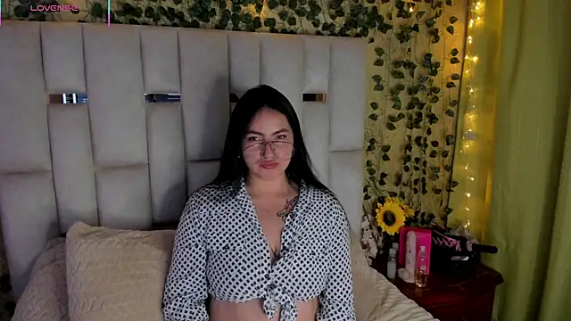 Snapshot of jenifer__power10 chatting on March 2025 02:29:02 PM jenifer power10 online show from March 2025 02:29:02 PM