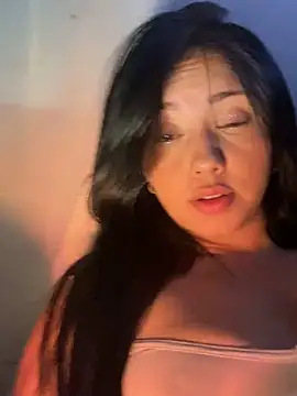 Snapshot of sweet_kitty0110 chatting on January 2025 06:46:01 AM sweet kitty0110 online show from January 2025 06:46:01 AM