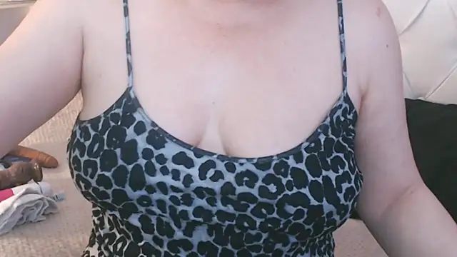 Snapshot of maturepriscila chatting on February 2025 04:51:01 PM maturepriscila online show from February 2025 04:51:01 PM