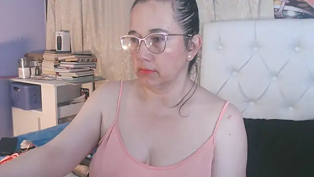 Snapshot of maturepriscila chatting on February 2025 06:31:01 PM maturepriscila online show from February 2025 06:31:01 PM