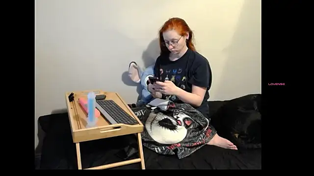 LilyFoxxx online show from April 2026 05:40:02 AM