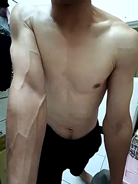 Snapshot of chiata410 chatting on November 2025 04:12:02 PM chiata410 online show from November 2025 04:12:02 PM