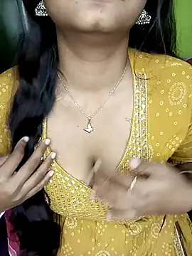 Snapshot of NOTY-LOVE-05 chatting on January 2025 06:52:02 AM NOTY-LOVE-05 online show from January 2025 06:52:02 AM