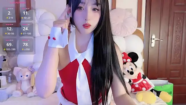 Unique-yiyi online show from December 2024 07:33:01 PM