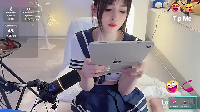 Unique-yiyi online show from February 2025 10:31:01 PM