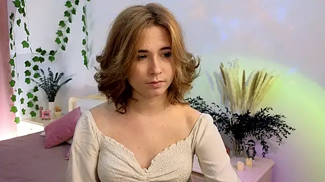 Inessa Holiday online show from November 2025 01:33:02 PM