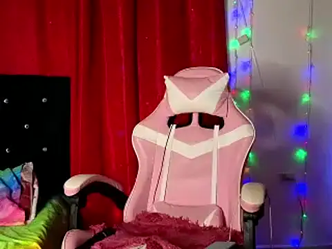 Snapshot of Sweet_xuee18 chatting on January 2025 10:44:01 AM Sweet xuee18 online show from January 2025 10:44:01 AM