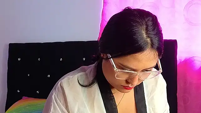 Snapshot of Sweet_xuee18 chatting on January 2025 06:07:01 PM Sweet xuee18 online show from January 2025 06:07:01 PM