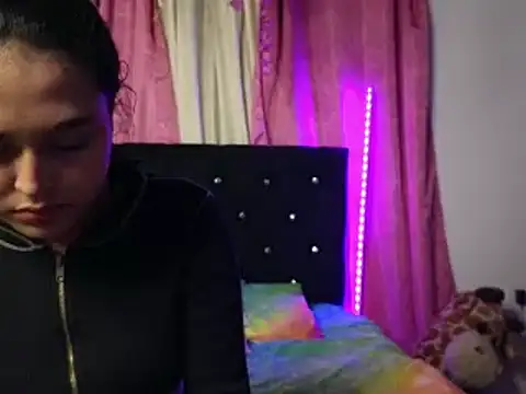 Snapshot of Sweet_xuee18 chatting on February 2025 04:14:02 AM Sweet xuee18 online show from February 2025 04:14:02 AM