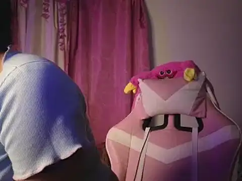 Snapshot of Sweet_xuee18 chatting on February 2025 02:20:01 AM Sweet xuee18 online show from February 2025 02:20:01 AM