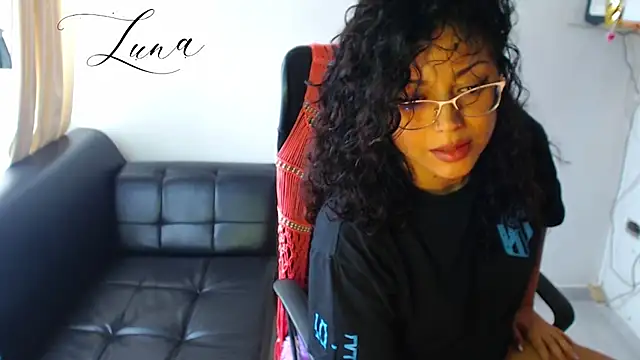 Lunavega1 online show from September 2025 04:18:02 PM