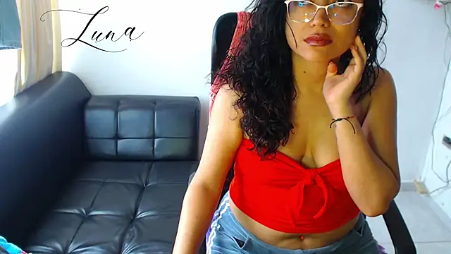 Lunavega1 online show from September 2025 03:01:02 PM