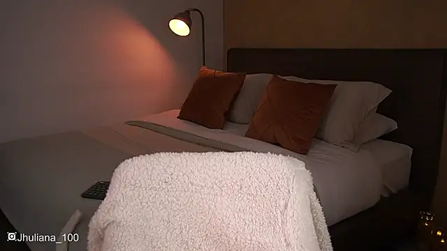 paulacora100 online show from January 2025 08:28:01 PM