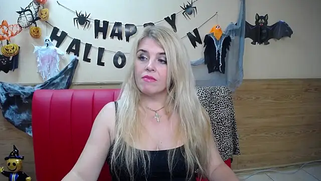 Julya Barbi online show from November 2025 06:14:01 AM