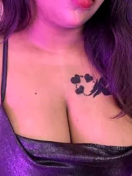 wildestcouplee online show from November 2025 05:44:01 PM