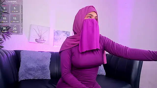 Snapshot of saray_halam chatting on January 2025 06:07:01 PM saray halam online show from January 2025 06:07:01 PM