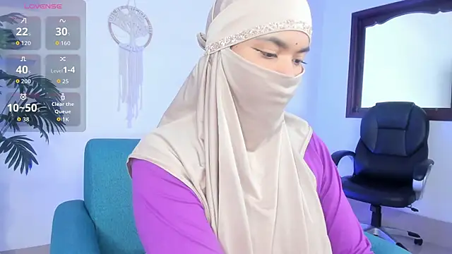 Snapshot of saray_halam chatting on October 2025 06:17:01 PM saray halam online show from October 2025 06:17:01 PM