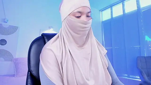 Snapshot of saray_halam chatting on November 2025 01:15:02 PM saray halam online show from November 2025 01:15:02 PM