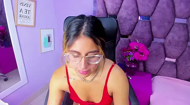 Freya Miller  online show from December 2024 11:46:01 PM