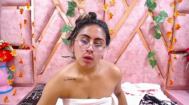 Freya Miller  online show from December 2024 10:23:02 AM