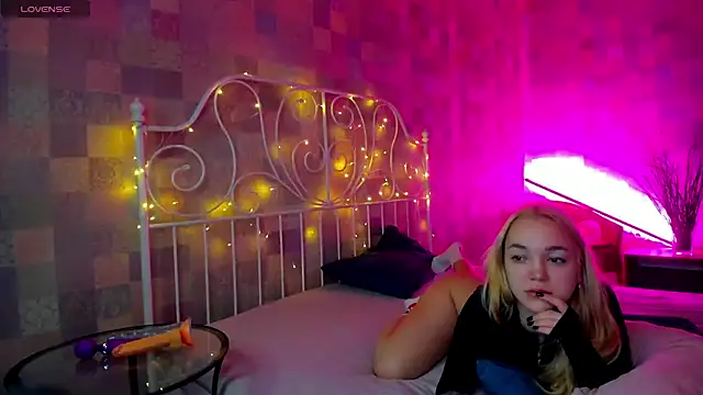 Christy Little online show from February 2025 02:37:01 AM