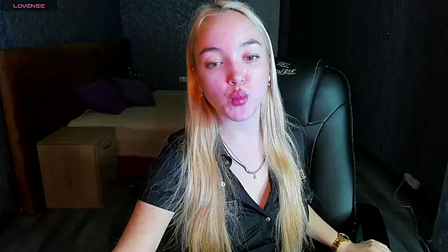 Christy Little online show from February 2025 08:20:01 AM