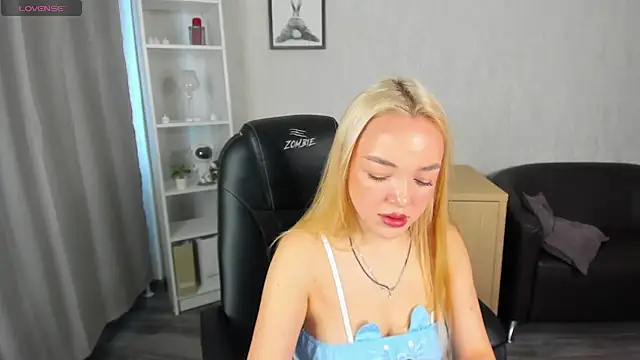 Christy Little online show from March 2025 07:38:02 AM