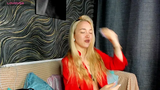 Christy Little online show from March 2025 08:15:02 AM