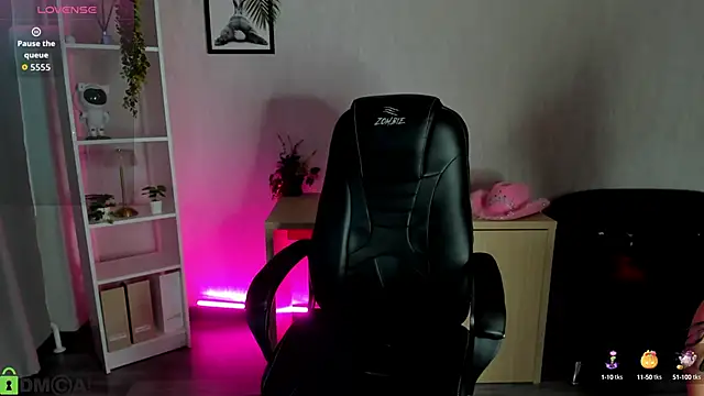 Christy Little online show from September 2025 12:54:02 AM