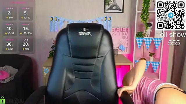 Christy Little online show from September 2025 11:52:01 PM