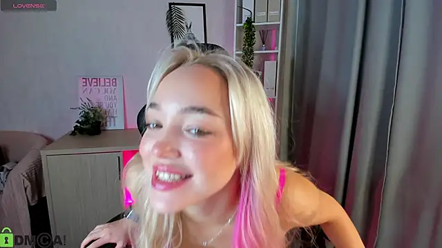 Christy Little online show from November 2025 12:53:01 AM