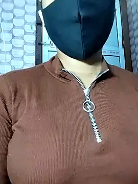 Shivani Tivari online show from December 2024 06:05:01 PM