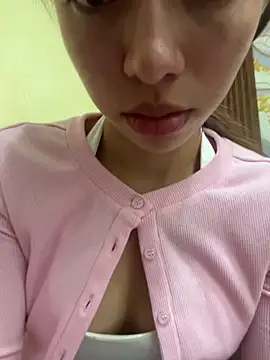 Snapshot of Aaliyah_Salma chatting on May 2026 04:25:02 PM Aaliyah Salma online show from May 2026 04:25:02 PM